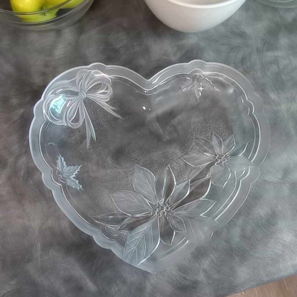 Holiday Spirit 13" Heavy Made Heart Shaped Platter